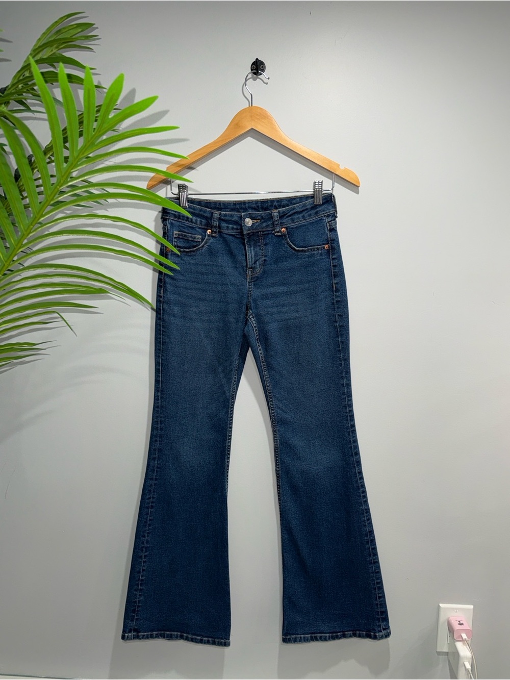 H&M Low Rise Flared Leg Jeans - Picture 2 of 3